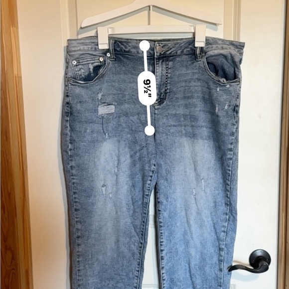 EST. 1946 Women's Distressed Blue Jeans Size 16W - Picture 3 of 7